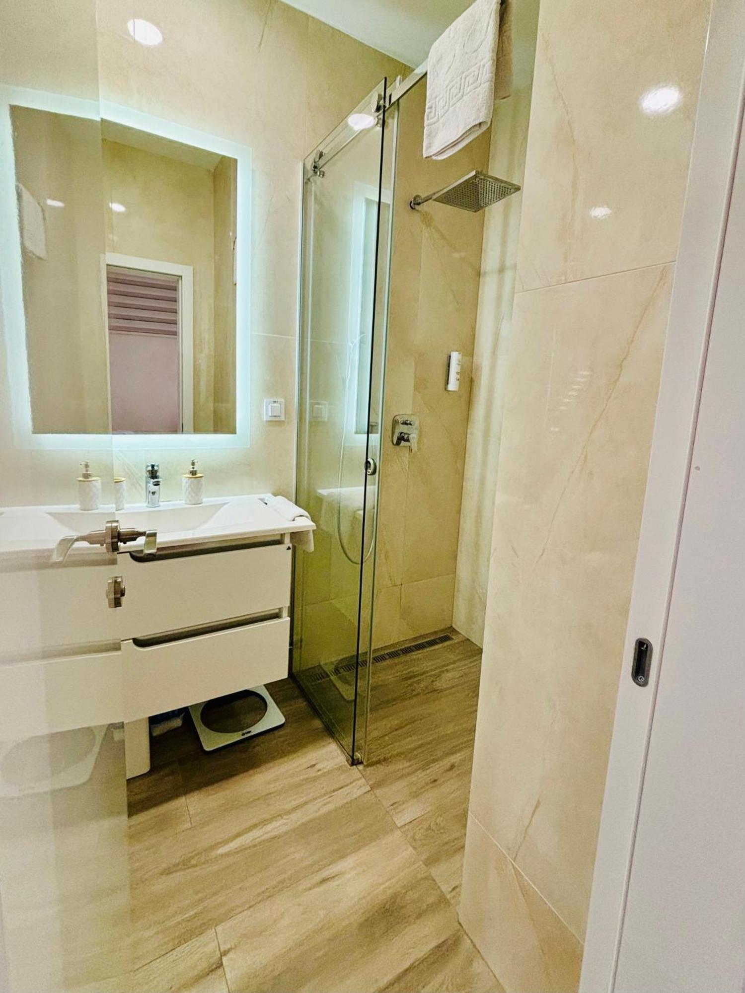 Lirra Luxe - Central Belgrade Apartments Eksteriør billede